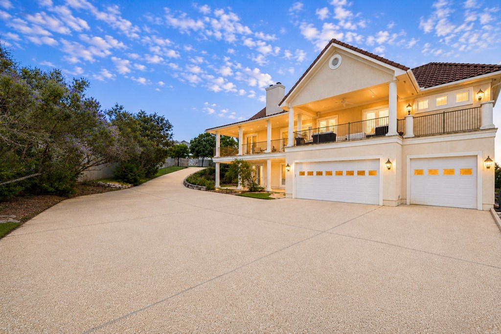 107 Deerwood Kerrville TX 78028