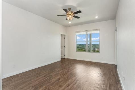 1025 Roanoke Lane Kerrville TX 78028