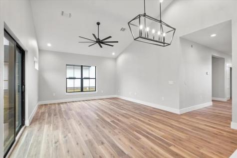 203 N Avenue J Johnson City TX 78636