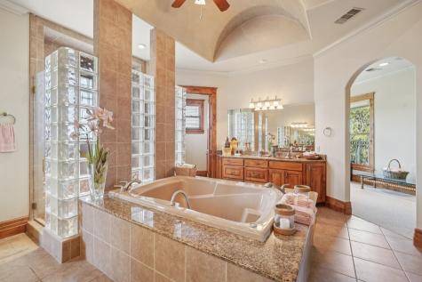 2121 Landmark Lane Kerrville TX 78028