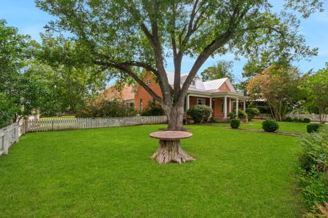 509 W Austin Street Fredericksburg TX 78624