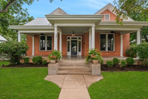 509 W Austin Street Fredericksburg TX 78624