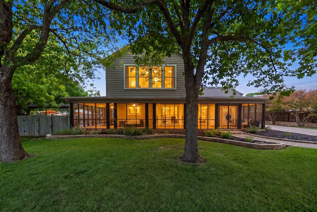 306 S Acorn Street Fredericksburg TX 78624