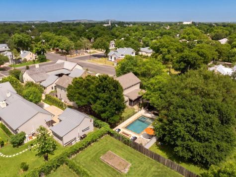 306 S Acorn Street Fredericksburg TX 78624