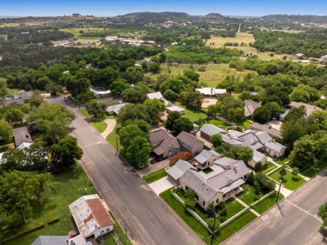 306 S Acorn Street Fredericksburg TX 78624