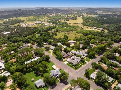 306 S Acorn Street Fredericksburg TX 78624