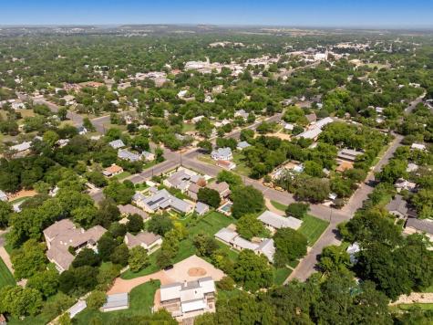 306 S Acorn Street Fredericksburg TX 78624