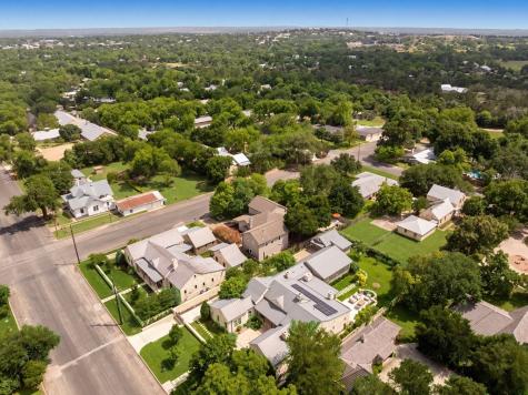306 S Acorn Street Fredericksburg TX 78624