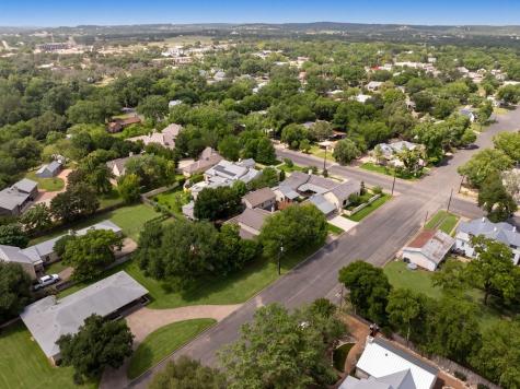 306 S Acorn Street Fredericksburg TX 78624