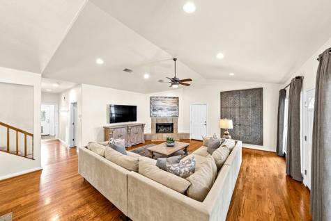 306 S Acorn Street Fredericksburg TX 78624