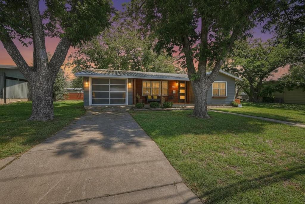 112 W Mulberry Street Fredericksburg TX 78624