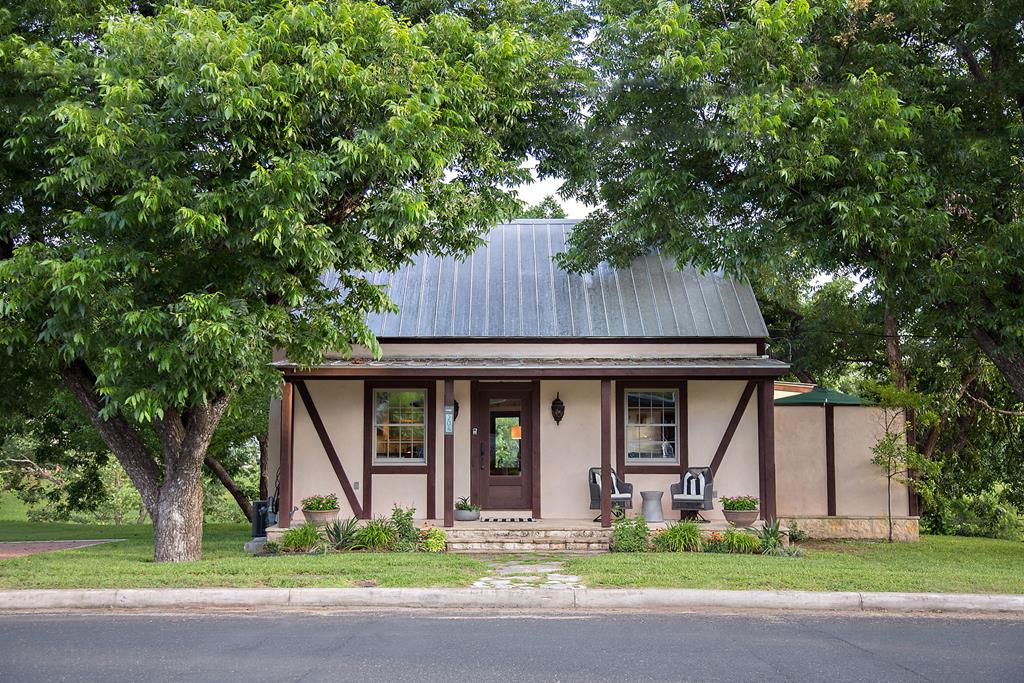 204 S Elk Street Fredericksburg TX 78624