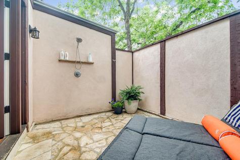 204 S Elk Street Fredericksburg TX 78624