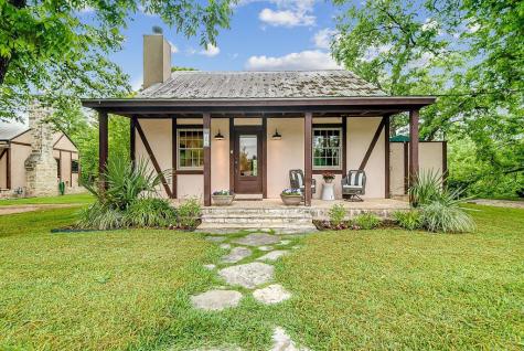 204 S Elk Street Fredericksburg TX 78624
