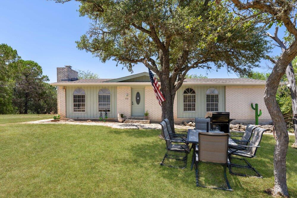 731 W Mountain View Trail Pipe Creek TX 78063