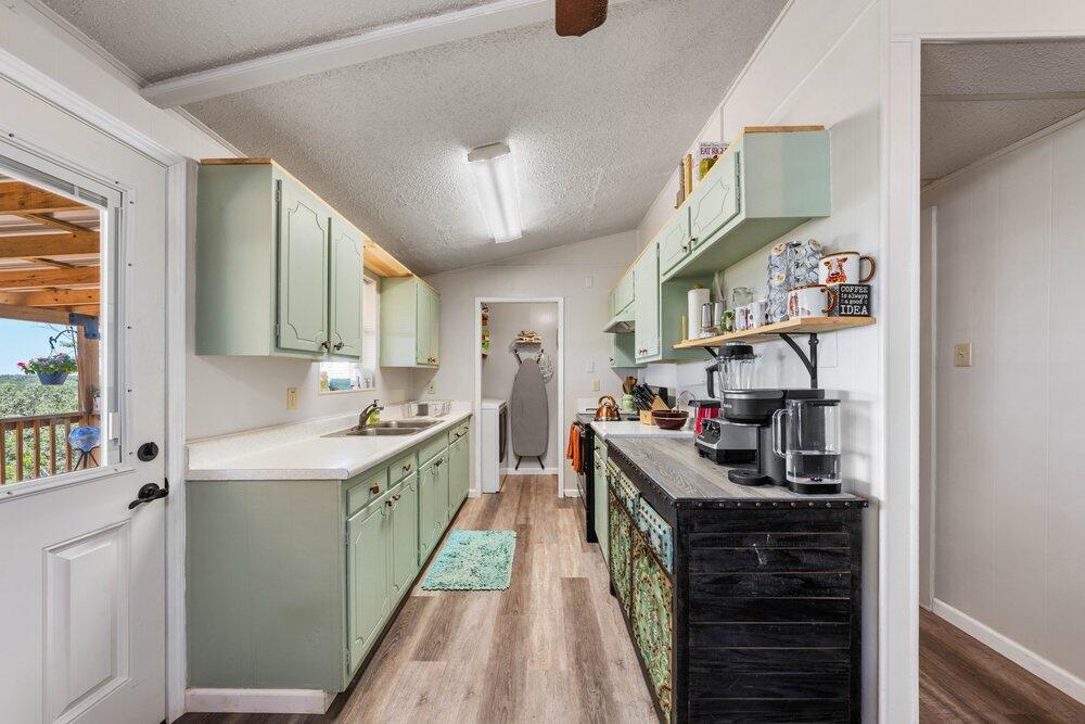 731 W Mountain View Trail Pipe Creek TX 78063