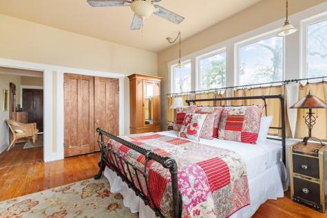 215 E Travis Street Fredericksburg TX 78624