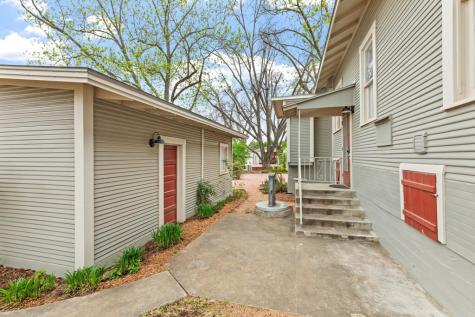 215 E Travis Street Fredericksburg TX 78624