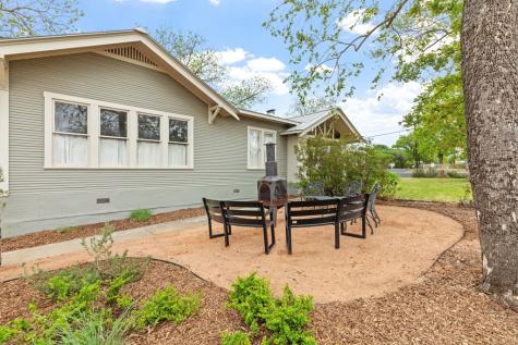 215 E Travis Street Fredericksburg TX 78624