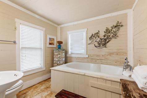 215 E Travis Street Fredericksburg TX 78624