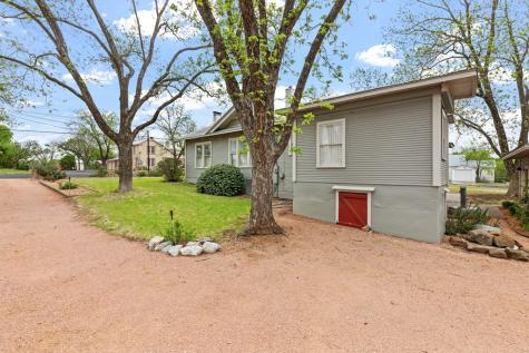 215 E Travis Street Fredericksburg TX 78624