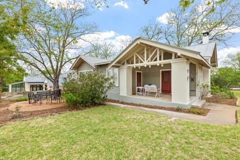 215 E Travis Street Fredericksburg TX 78624