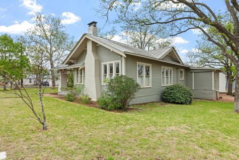 215 E Travis Street Fredericksburg TX 78624