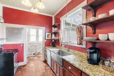 215 E Travis Street Fredericksburg TX 78624