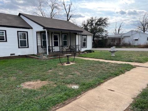 907 Bleeker Street Brady TX 76825