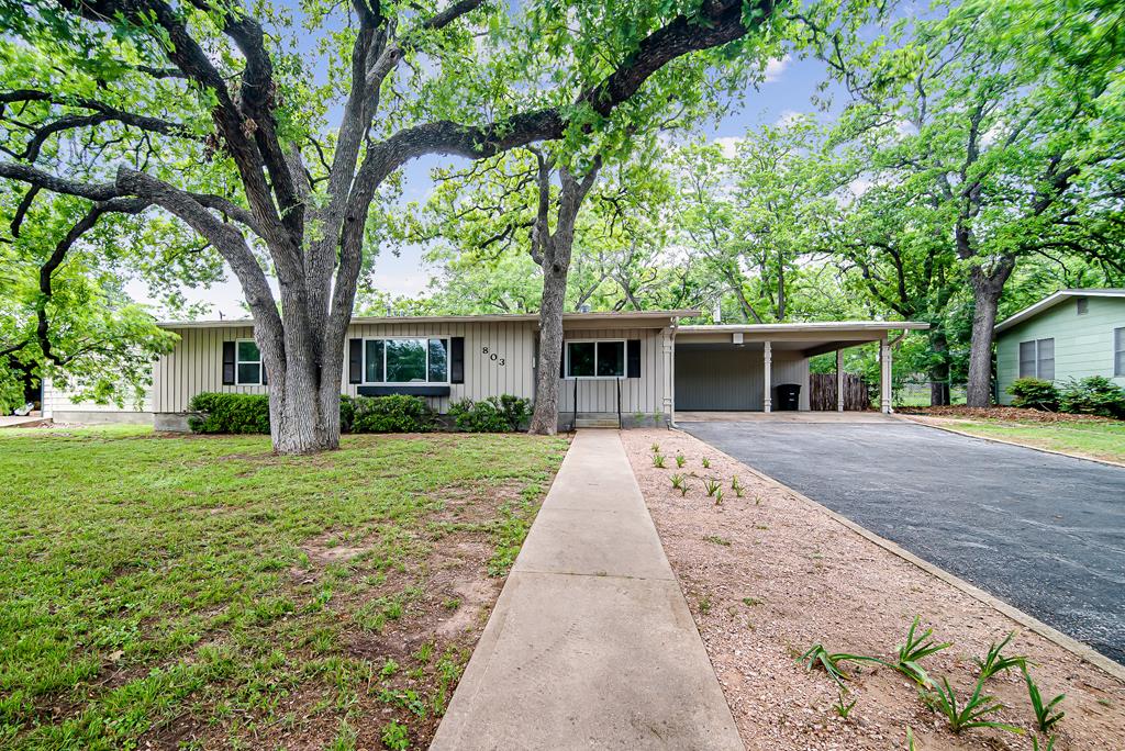 803 W Travis Street Fredericksburg TX 78624