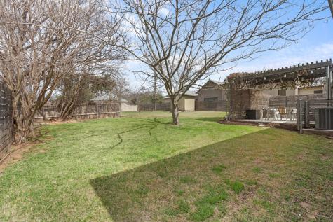 406 E College Street Fredericksburg TX 78624