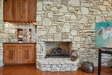 722 W Lacey Oak Parkway Kerrville TX 78028