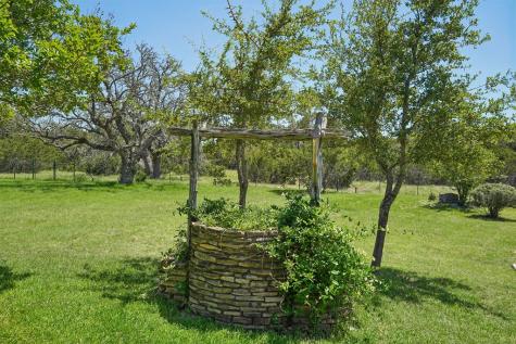 722 W Lacey Oak Parkway Kerrville TX 78028