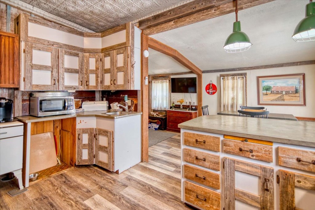 431 Fuschia Street Mason TX 76856