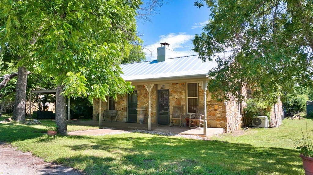 431 Fuschia Street Mason TX 76856