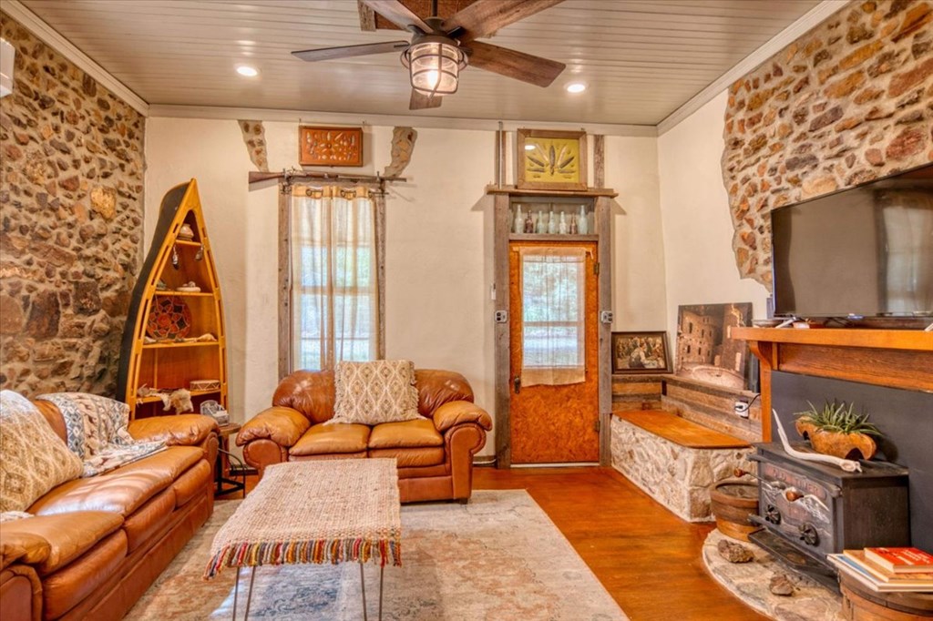 431 Fuschia Street Mason TX 76856