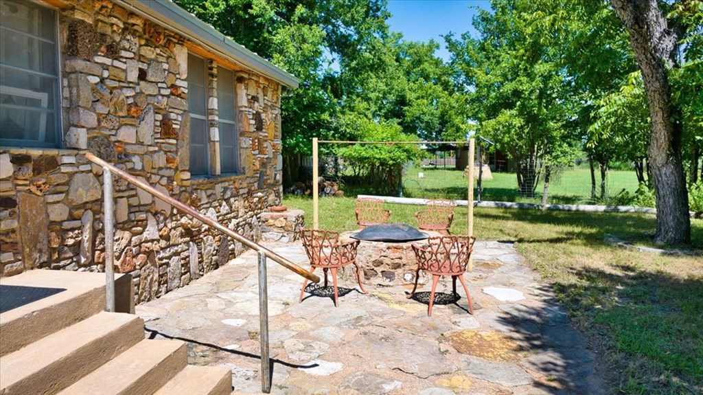 431 Fuschia Street Mason TX 76856