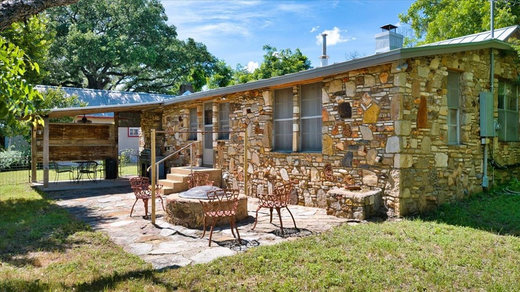 431 Fuschia Street Mason TX 76856