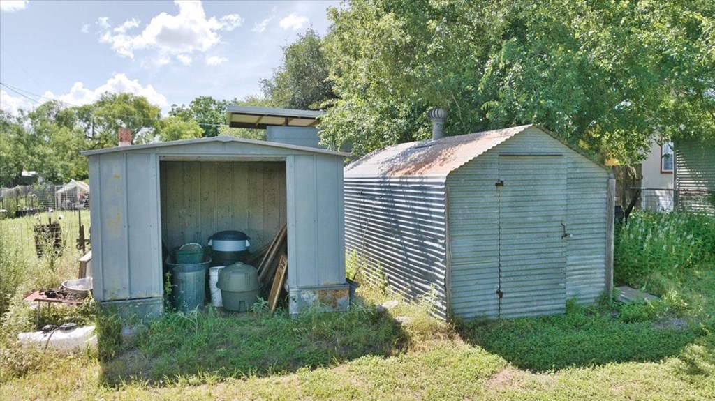 431 Fuschia Street Mason TX 76856