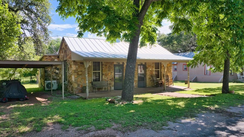431 Fuschia Street Mason TX 76856