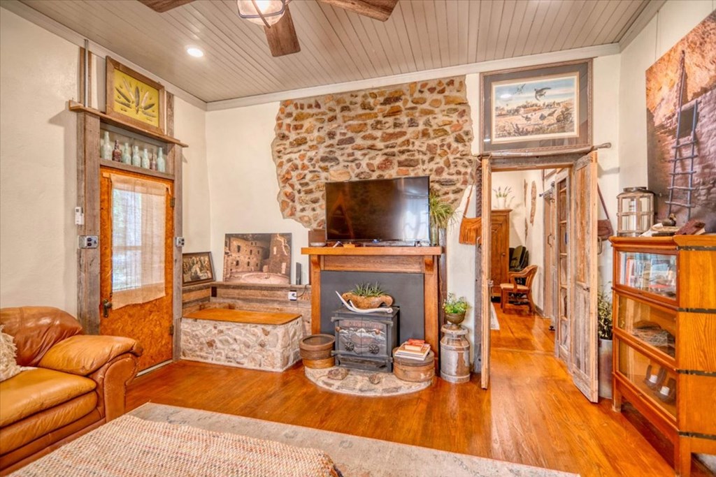 431 Fuschia Street Mason TX 76856