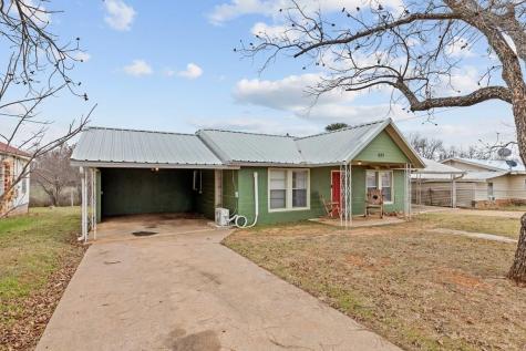511 S Live Oak Street Mason TX 76856