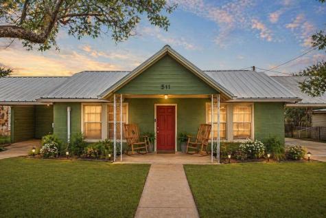 511 S Live Oak Street Mason TX 76856