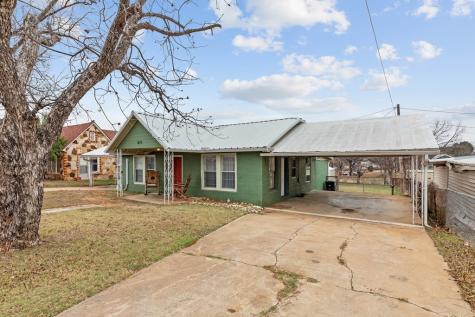 511 S Live Oak Street Mason TX 76856