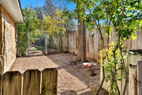 203 S Creek Street Fredericksburg TX 78624