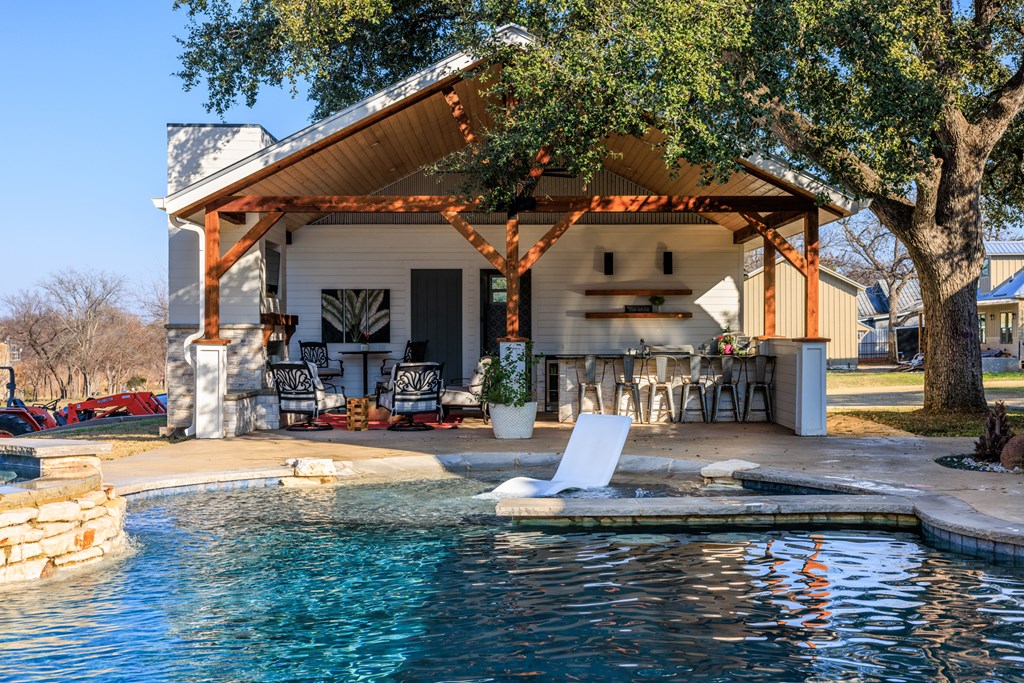 409 E Main Street Llano TX 78643