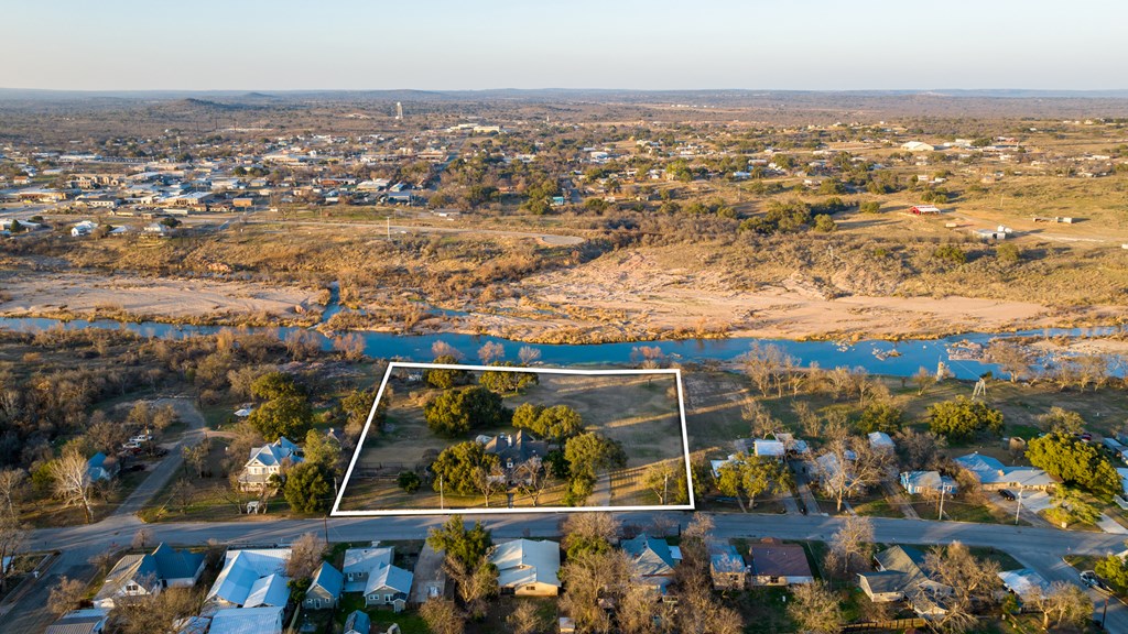 409 E Main Street Llano TX 78643