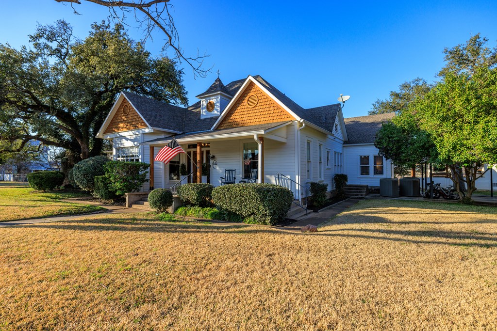 409 E Main Street Llano TX 78643