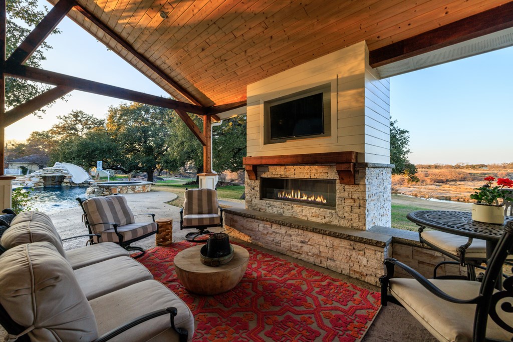 409 E Main Street Llano TX 78643