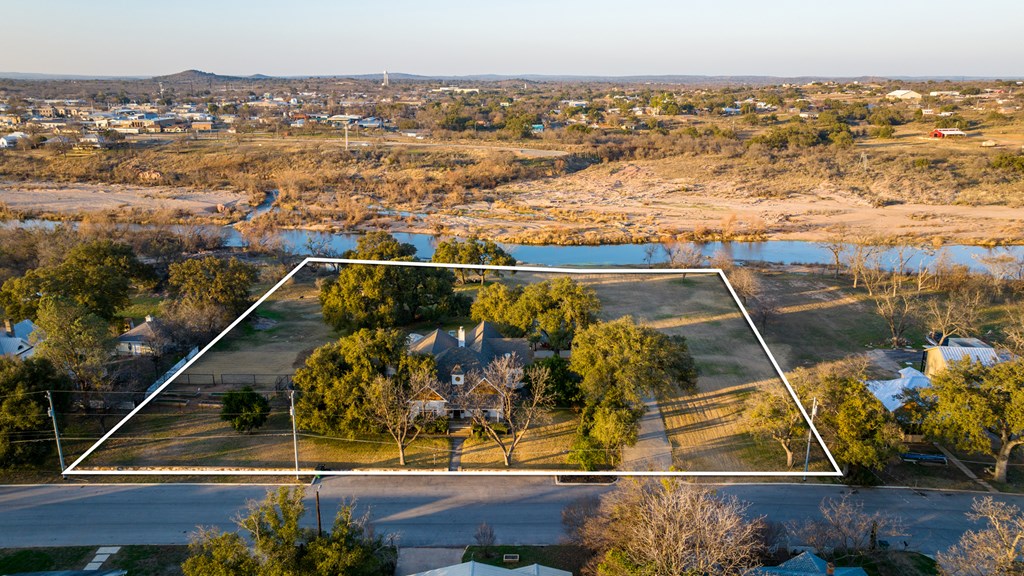 409 E Main Street Llano TX 78643